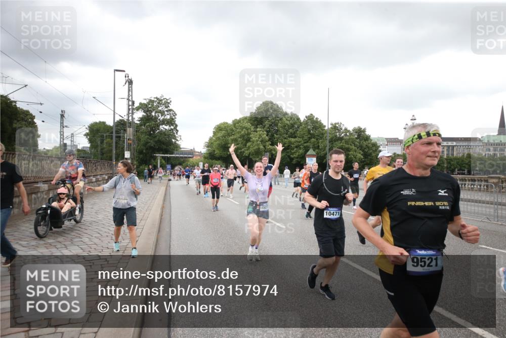 29.06.2025 - hella hamburg halbmarathon Jannik Wohlers http://msf.ph/oto/8157974 29.06.2025 10:54:24 Lombardsbrücke 1198, 2084, 2566, 2586, 2632, 3002, 4191, 4192, 5392, 5500, 5727, 5882, 6839, 6982, 8012, 8186, 9521, 9596, 10331, 10471, 11033, 11226, 11287, 11567, 11569, 12240, 12268, 12270, 13272, 13283, 13826, 13944, 13945, 14409, 14752, 15029, 15271, 15553, 15687, 16019, 16443, 16637, 18168, 18372, 19111 meine-sportfotos.de