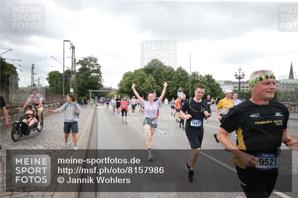 29.06.2025 - hella hamburg halbmarathon Jannik Wohlers http://msf.ph/oto/8157986 29.06.2025 10:54:24 Lombardsbrücke 1198, 2084, 2566, 2586, 2632, 3002, 4191, 4192, 5392, 5500, 5727, 5882, 6839, 6982, 8012, 8186, 9521, 9596, 10331, 10471, 11033, 11226, 11287, 11567, 11569, 12240, 12268, 12270, 13272, 13283, 13826, 13944, 13945, 14409, 14752, 15029, 15271, 15553, 15687, 16019, 16443, 16637, 18168, 18372, 19111 meine-sportfotos.de