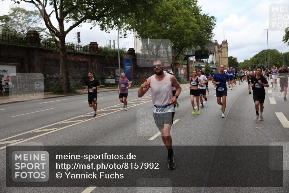 29.06.2025 - hella hamburg halbmarathon Yannick Fuchs http://msf.ph/oto/8157992 29.06.2025 10:38:32 20KM 1220, 1391, 1415, 1558, 1902, 2365, 2402, 2816, 3004, 3021, 3907, 4310, 4425, 4981, 4999, 5231, 5275, 5476, 5624, 6490, 6705, 6903, 6991, 7005, 7191, 7322, 8063, 8145, 8218, 8722, 8900, 9081, 9159, 9374, 9444, 9633, 10193, 10596, 10669, 10930, 11346, 11469, 12554, 12966, 13421, 13996, 14667, 14798, 14861, 15185, 15225, 15233, 15280, 15512, 15862, 16062, 16224, 16301, 16316, 16547, 16549, 16893, 17251, 17376, 17729, 17748, 17912, 18942 meine-sportfotos.de