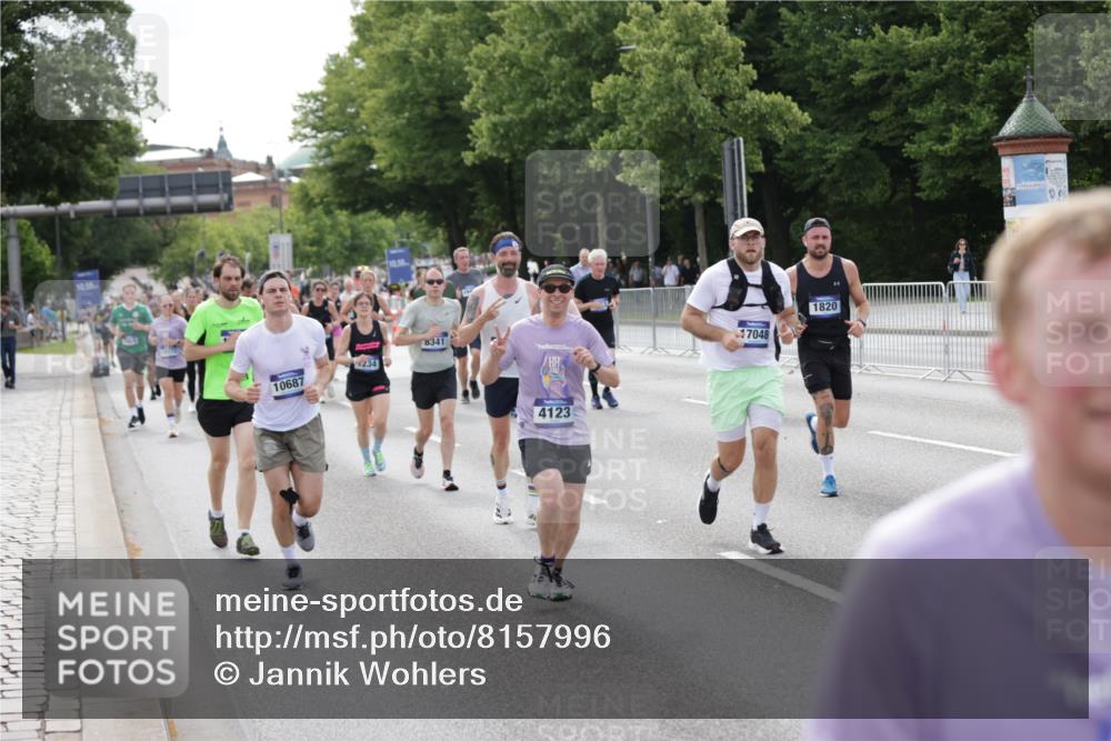 29.06.2025 - hella hamburg halbmarathon Jannik Wohlers http://msf.ph/oto/8157996 29.06.2025 10:18:03 Lombardsbrücke 1234, 1820, 2335, 2703, 3202, 3321, 3482, 4123, 4383, 4710, 4738, 5909, 6332, 6533, 7160, 7454, 8341, 9222, 9505, 9586, 9658, 9748, 9834, 10172, 10659, 10687, 12541, 12548, 12552, 12703, 12847, 13193, 13341, 13370, 13933, 14023, 14332, 14770, 15393, 15436, 16209, 16451, 16828, 16833, 17048, 17283, 17876, 18145, 18677, 18697, 18807, 18825 meine-sportfotos.de
