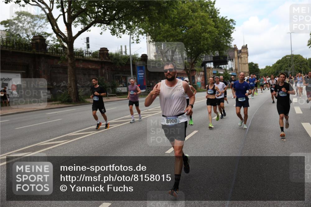 29.06.2025 - hella hamburg halbmarathon Yannick Fuchs http://msf.ph/oto/8158015 29.06.2025 10:38:32 20KM 1220, 1391, 1415, 1558, 1902, 2365, 2402, 2816, 3004, 3021, 3907, 4310, 4425, 4981, 4999, 5231, 5275, 5476, 5624, 6490, 6705, 6903, 6991, 7005, 7191, 7322, 8063, 8145, 8218, 8722, 8900, 9081, 9159, 9374, 9444, 9633, 10193, 10596, 10669, 10930, 11346, 11469, 12554, 12966, 13421, 13996, 14667, 14798, 14861, 15185, 15225, 15233, 15280, 15512, 15862, 16062, 16224, 16301, 16316, 16547, 16549, 16893, 17251, 17376, 17729, 17748, 17912, 18942 meine-sportfotos.de