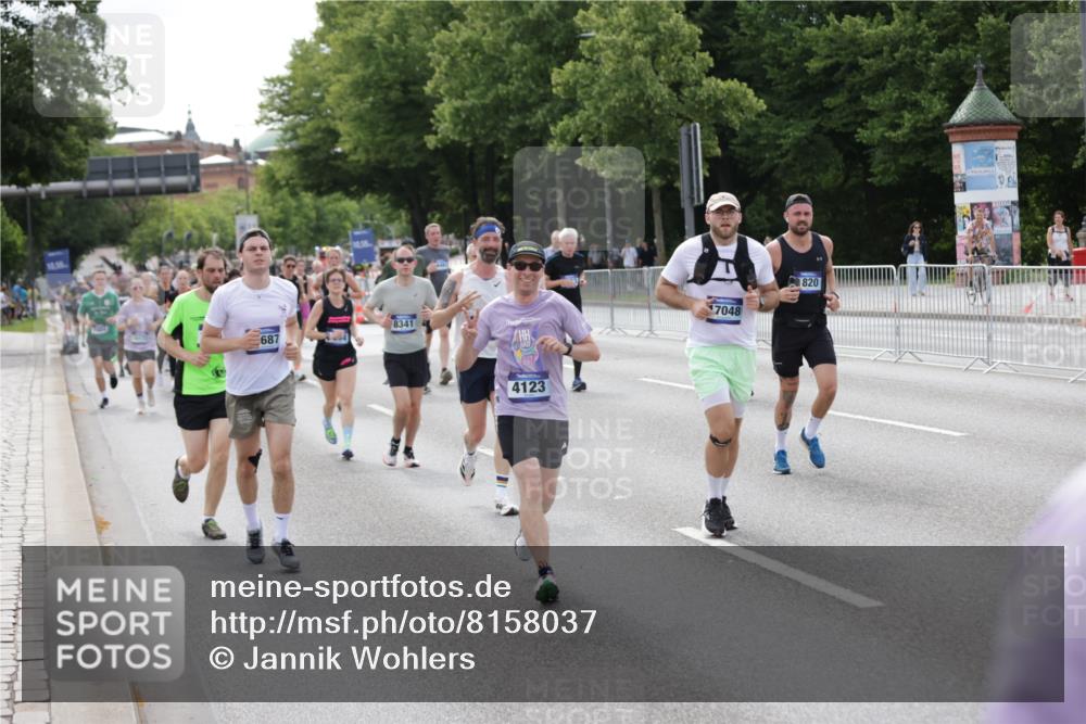 29.06.2025 - hella hamburg halbmarathon Jannik Wohlers http://msf.ph/oto/8158037 29.06.2025 10:18:03 Lombardsbrücke 1234, 1820, 2335, 2703, 3202, 3321, 3482, 4123, 4383, 4710, 4738, 5909, 6332, 6533, 7160, 7454, 8341, 9222, 9505, 9586, 9658, 9748, 9834, 10172, 10659, 10687, 12541, 12548, 12552, 12703, 12847, 13193, 13341, 13370, 13933, 14023, 14332, 14770, 15393, 15436, 16209, 16451, 16828, 16833, 17048, 17283, 17876, 18145, 18677, 18697, 18807, 18825 meine-sportfotos.de