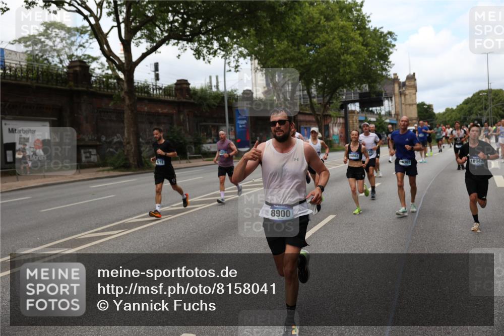 29.06.2025 - hella hamburg halbmarathon Yannick Fuchs http://msf.ph/oto/8158041 29.06.2025 10:38:32 20KM 1220, 1391, 1415, 1558, 1902, 2365, 2402, 2816, 3004, 3021, 3907, 4310, 4425, 4981, 4999, 5231, 5275, 5476, 5624, 6490, 6705, 6903, 6991, 7005, 7191, 7322, 8063, 8145, 8218, 8722, 8900, 9081, 9159, 9374, 9444, 9633, 10193, 10596, 10669, 10930, 11346, 11469, 12554, 12966, 13421, 13996, 14667, 14798, 14861, 15185, 15225, 15233, 15280, 15512, 15862, 16062, 16224, 16301, 16316, 16547, 16549, 16893, 17251, 17376, 17729, 17748, 17912, 18942 meine-sportfotos.de