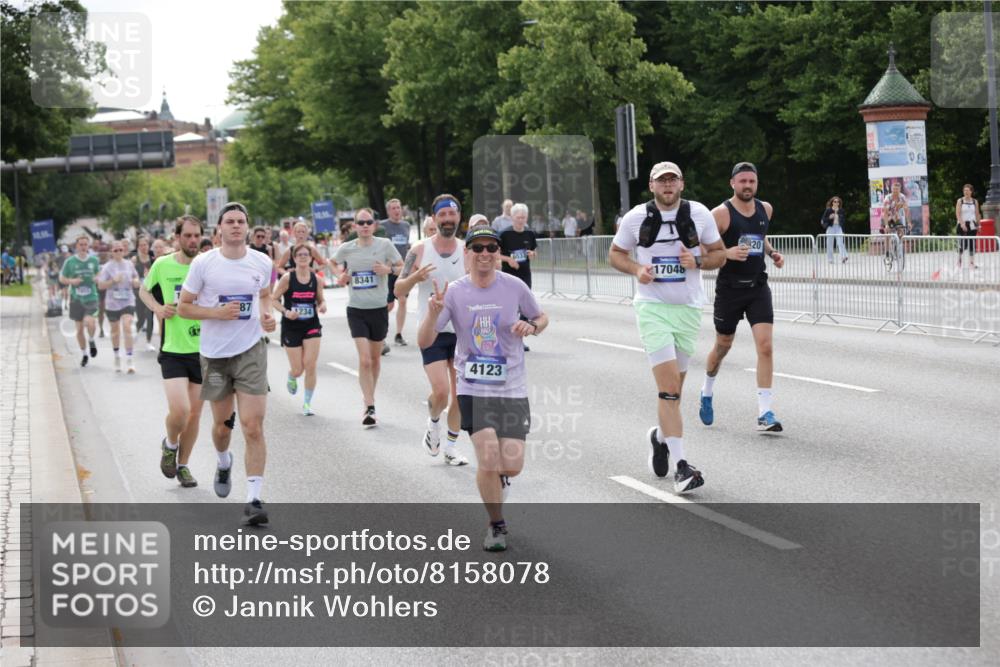 29.06.2025 - hella hamburg halbmarathon Jannik Wohlers http://msf.ph/oto/8158078 29.06.2025 10:18:03 Lombardsbrücke 1234, 1820, 2335, 2703, 3202, 3321, 3482, 4123, 4383, 4710, 4738, 5909, 6332, 6533, 7160, 7454, 8341, 9222, 9505, 9586, 9658, 9748, 9834, 10172, 10659, 10687, 12541, 12548, 12552, 12703, 12847, 13193, 13341, 13370, 13933, 14023, 14332, 14770, 15393, 15436, 16209, 16451, 16828, 16833, 17048, 17283, 17876, 18145, 18677, 18697, 18807, 18825 meine-sportfotos.de