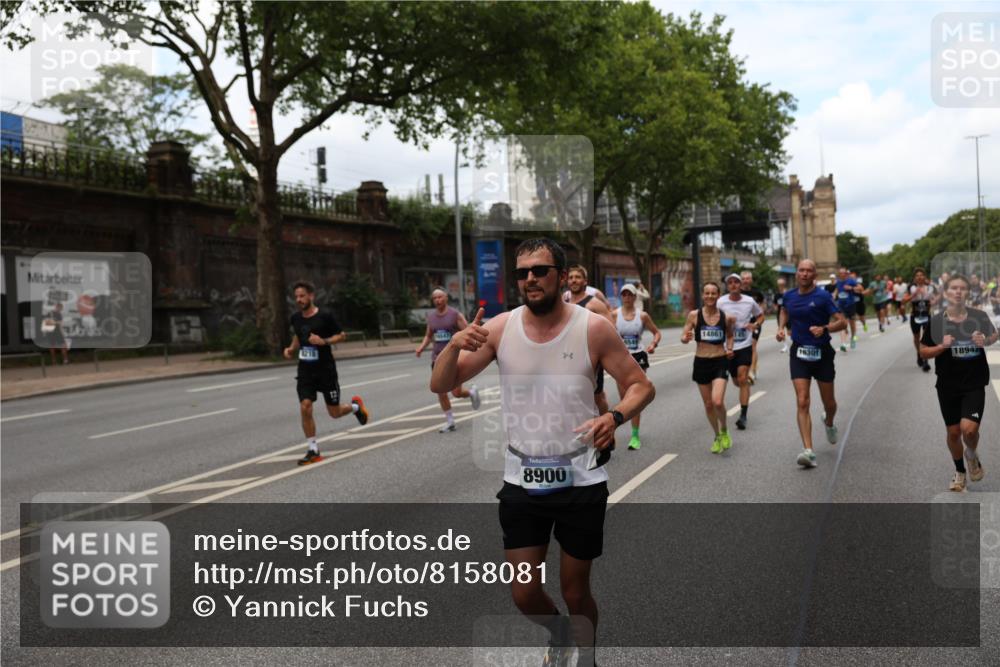 29.06.2025 - hella hamburg halbmarathon Yannick Fuchs http://msf.ph/oto/8158081 29.06.2025 10:38:32 20KM 1220, 1391, 1415, 1558, 1902, 2365, 2402, 2816, 3004, 3021, 3907, 4310, 4425, 4981, 4999, 5231, 5275, 5476, 5624, 6490, 6705, 6903, 6991, 7005, 7191, 7322, 8063, 8145, 8218, 8722, 8900, 9081, 9159, 9374, 9444, 9633, 10193, 10596, 10669, 10930, 11346, 11469, 12554, 12966, 13421, 13996, 14667, 14798, 14861, 15185, 15225, 15233, 15280, 15512, 15862, 16062, 16224, 16301, 16316, 16547, 16549, 16893, 17251, 17376, 17729, 17748, 17912, 18942 meine-sportfotos.de