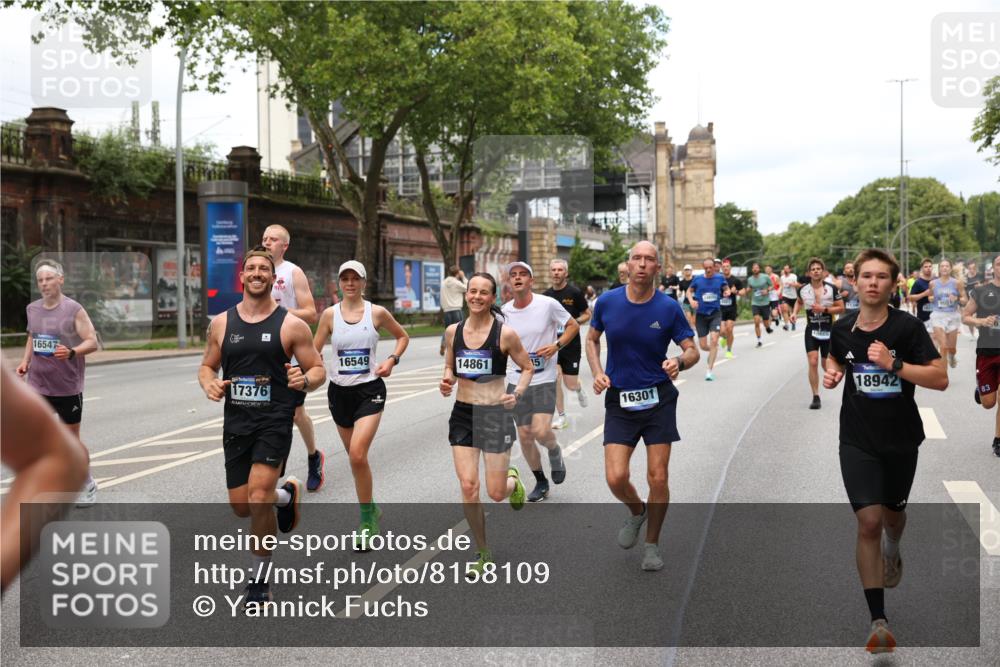 29.06.2025 - hella hamburg halbmarathon Yannick Fuchs http://msf.ph/oto/8158109 29.06.2025 10:38:33 20KM 1220, 1391, 1415, 1558, 1902, 2365, 2402, 2816, 3004, 3021, 3907, 4310, 4425, 4981, 4991, 4999, 5231, 5275, 5476, 5624, 5884, 6490, 6705, 6903, 6991, 7005, 7191, 7322, 8063, 8145, 8218, 8722, 8900, 9081, 9159, 9374, 9444, 9633, 10193, 10596, 10669, 10930, 11346, 11469, 12554, 12966, 13421, 13996, 14667, 14798, 14861, 15185, 15225, 15233, 15280, 15512, 15862, 16062, 16224, 16301, 16316, 16506, 16547, 16549, 16893, 17251, 17376, 17729, 17748, 17912, 18942 meine-sportfotos.de