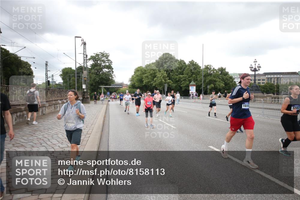 29.06.2025 - hella hamburg halbmarathon Jannik Wohlers http://msf.ph/oto/8158113 29.06.2025 10:54:26 Lombardsbrücke 1198, 2084, 2566, 2632, 3002, 4191, 4192, 5392, 5500, 5727, 5882, 6839, 6982, 8012, 8186, 9521, 9596, 10109, 10331, 10471, 11033, 11226, 11287, 12240, 12268, 12270, 13272, 13283, 13826, 13944, 13945, 13979, 13980, 14752, 15029, 15271, 15553, 15687, 16019, 16443, 16637, 18168, 18372, 19111 meine-sportfotos.de
