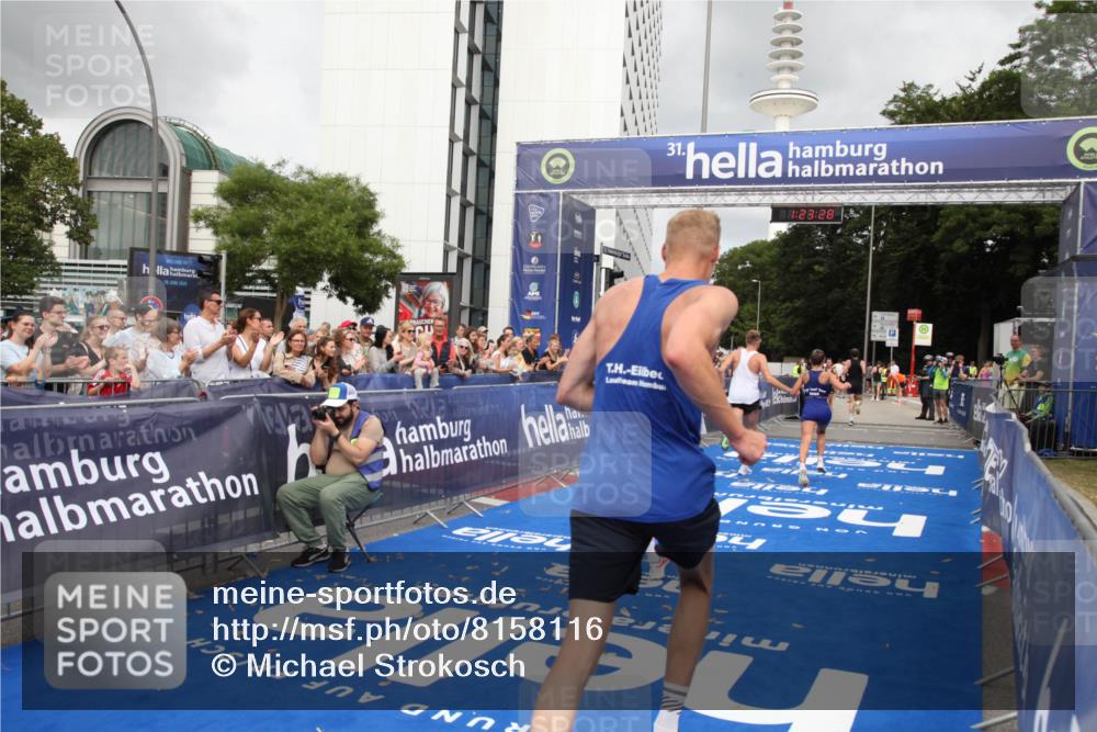 29.06.2025 - hella hamburg halbmarathon Michael Strokosch http://msf.ph/oto/8158116 29.06.2025 10:23:32 Ziel 35, 52, 9385, 17771, 19078 meine-sportfotos.de
