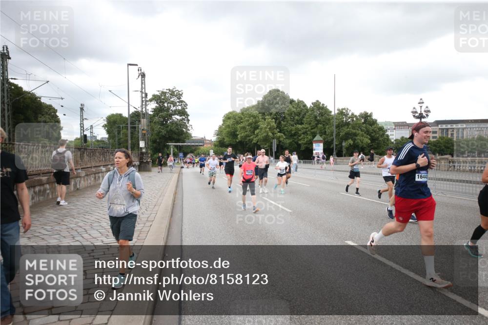 29.06.2025 - hella hamburg halbmarathon Jannik Wohlers http://msf.ph/oto/8158123 29.06.2025 10:54:26 Lombardsbrücke 1198, 2084, 2566, 2632, 3002, 4191, 4192, 5392, 5500, 5727, 5882, 6839, 6982, 8012, 8186, 9521, 9596, 10109, 10331, 10471, 11033, 11226, 11287, 12240, 12268, 12270, 13272, 13283, 13826, 13944, 13945, 13979, 13980, 14752, 15029, 15271, 15553, 15687, 16019, 16443, 16637, 18168, 18372, 19111 meine-sportfotos.de