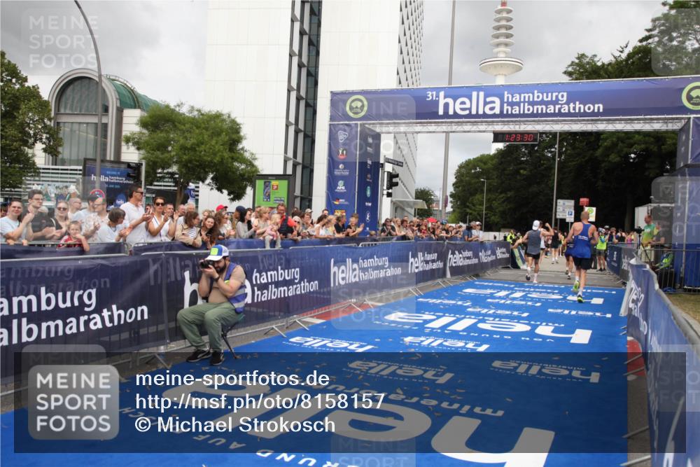 29.06.2025 - hella hamburg halbmarathon Michael Strokosch http://msf.ph/oto/8158157 29.06.2025 10:23:34 Ziel 35, 52, 9385, 16169, 17771 meine-sportfotos.de