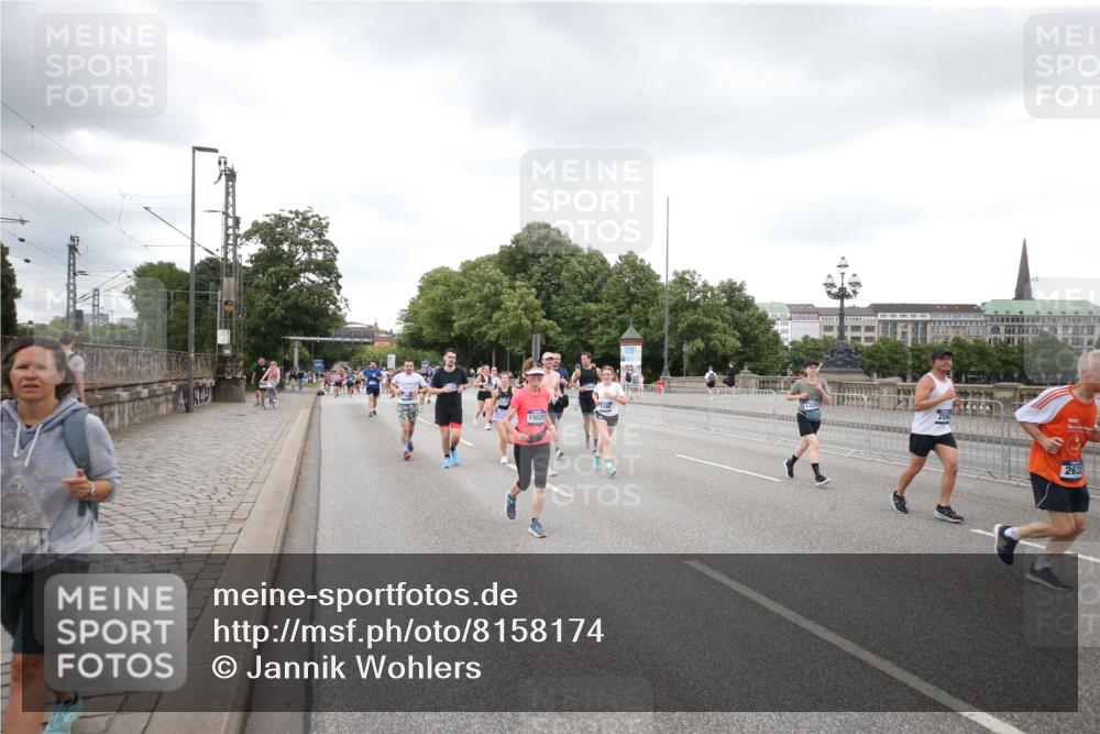 29.06.2025 - hella hamburg halbmarathon Jannik Wohlers http://msf.ph/oto/8158174 29.06.2025 10:54:27 Lombardsbrücke 1198, 2084, 2566, 2632, 3002, 4191, 4192, 5392, 5500, 5727, 5882, 6839, 6982, 8012, 8186, 9521, 9596, 10109, 10331, 10471, 10686, 11033, 11226, 11287, 12240, 12268, 12270, 13272, 13283, 13944, 13945, 13979, 13980, 14752, 15029, 15271, 15553, 16019, 16443, 16637, 18168, 18372, 19111 meine-sportfotos.de