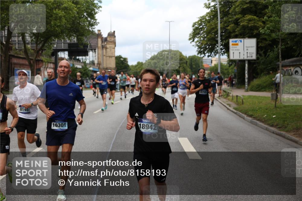 29.06.2025 - hella hamburg halbmarathon Yannick Fuchs http://msf.ph/oto/8158193 29.06.2025 10:38:33 20KM 1220, 1391, 1415, 1558, 1902, 2365, 2402, 2816, 3004, 3021, 3907, 4310, 4425, 4981, 4991, 4999, 5231, 5275, 5476, 5624, 5884, 6490, 6705, 6903, 6991, 7005, 7191, 7322, 8063, 8145, 8218, 8722, 8900, 9081, 9159, 9374, 9444, 9633, 10193, 10596, 10669, 10930, 11346, 11469, 12554, 12966, 13421, 13996, 14667, 14798, 14861, 15185, 15225, 15233, 15280, 15512, 15862, 16062, 16224, 16301, 16316, 16506, 16547, 16549, 16893, 17251, 17376, 17729, 17748, 17912, 18942 meine-sportfotos.de