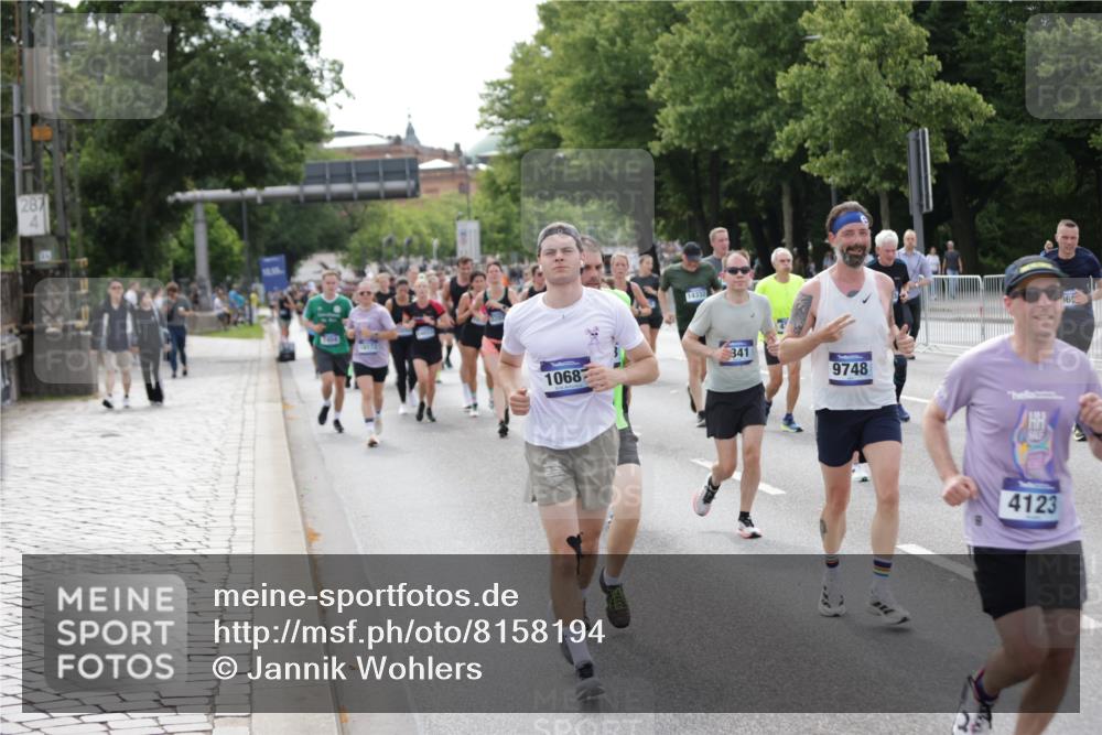 29.06.2025 - hella hamburg halbmarathon Jannik Wohlers http://msf.ph/oto/8158194 29.06.2025 10:18:04 Lombardsbrücke 1234, 1820, 2335, 2703, 3202, 3482, 3529, 4123, 4383, 4710, 4738, 5909, 6332, 6533, 7160, 7454, 8341, 9222, 9505, 9586, 9658, 9748, 9834, 10172, 10659, 10687, 12541, 12548, 12552, 12703, 12847, 13193, 13341, 13370, 13933, 14023, 14332, 14770, 15208, 15393, 15436, 15749, 16209, 16451, 16828, 16833, 17048, 17283, 17876, 18145, 18677, 18697, 18807, 18825 meine-sportfotos.de