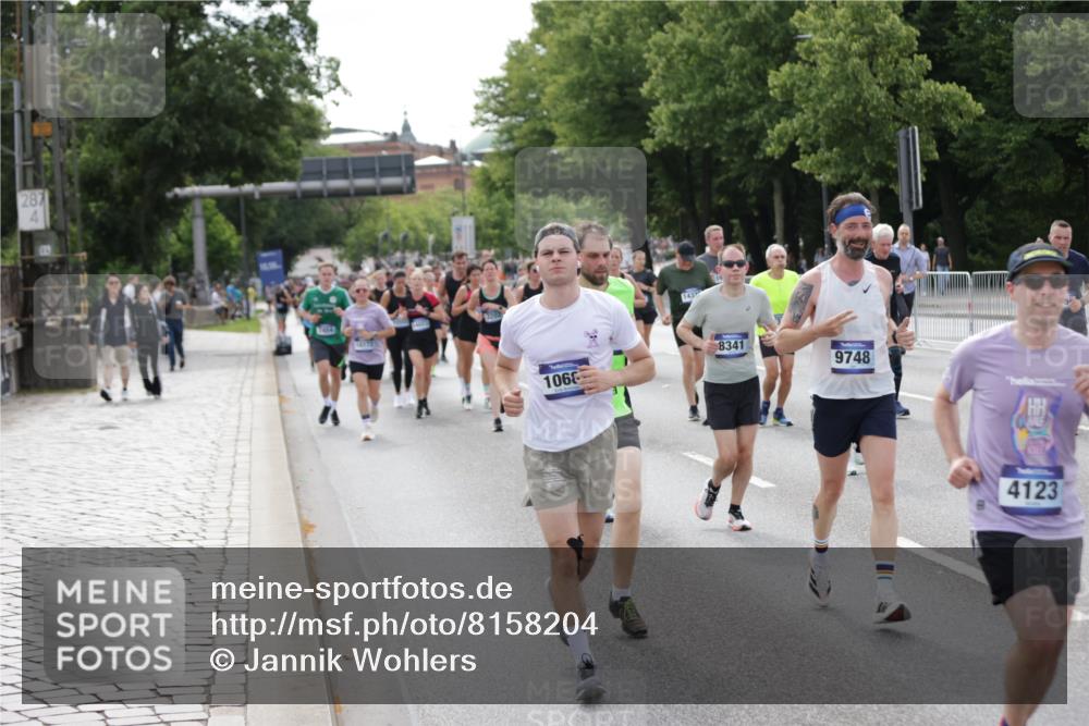 29.06.2025 - hella hamburg halbmarathon Jannik Wohlers http://msf.ph/oto/8158204 29.06.2025 10:18:04 Lombardsbrücke 1234, 1820, 2335, 2703, 3202, 3482, 3529, 4123, 4383, 4710, 4738, 5909, 6332, 6533, 7160, 7454, 8341, 9222, 9505, 9586, 9658, 9748, 9834, 10172, 10659, 10687, 12541, 12548, 12552, 12703, 12847, 13193, 13341, 13370, 13933, 14023, 14332, 14770, 15208, 15393, 15436, 15749, 16209, 16451, 16828, 16833, 17048, 17283, 17876, 18145, 18677, 18697, 18807, 18825 meine-sportfotos.de