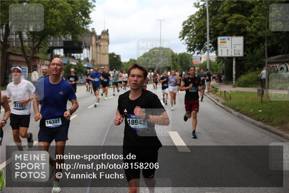 29.06.2025 - hella hamburg halbmarathon Yannick Fuchs http://msf.ph/oto/8158206 29.06.2025 10:38:33 20KM 1220, 1391, 1415, 1558, 1902, 2365, 2402, 2816, 3004, 3021, 3907, 4310, 4425, 4981, 4991, 4999, 5231, 5275, 5476, 5624, 5884, 6490, 6705, 6903, 6991, 7005, 7191, 7322, 8063, 8145, 8218, 8722, 8900, 9081, 9159, 9374, 9444, 9633, 10193, 10596, 10669, 10930, 11346, 11469, 12554, 12966, 13421, 13996, 14667, 14798, 14861, 15185, 15225, 15233, 15280, 15512, 15862, 16062, 16224, 16301, 16316, 16506, 16547, 16549, 16893, 17251, 17376, 17729, 17748, 17912, 18942 meine-sportfotos.de