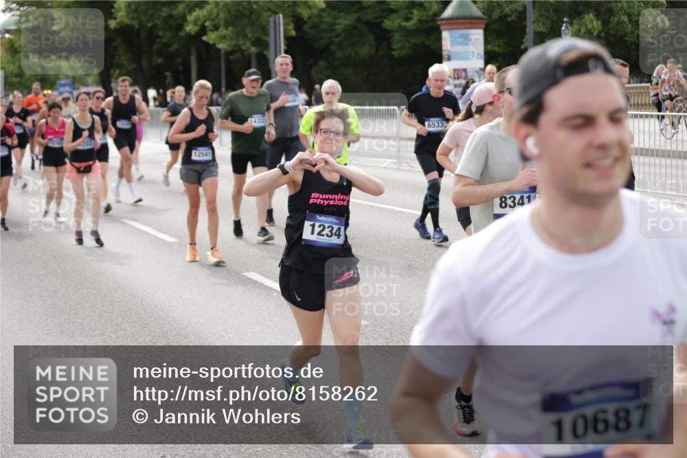 29.06.2025 - hella hamburg halbmarathon Jannik Wohlers http://msf.ph/oto/8158262 29.06.2025 10:18:07 Lombardsbrücke 1234, 1820, 2335, 2703, 3202, 3529, 4123, 4383, 4802, 5909, 5910, 6332, 6533, 7160, 7454, 8341, 8665, 9222, 9276, 9505, 9586, 9658, 9748, 9834, 10172, 10502, 10659, 10687, 10856, 11020, 12541, 12548, 12552, 12703, 12847, 13193, 13341, 13370, 13933, 14023, 14332, 14627, 14760, 14770, 14967, 15138, 15208, 15393, 15436, 15749, 16209, 16451, 16828, 16833, 17048, 17283, 17876, 18697, 18807, 18825 meine-sportfotos.de