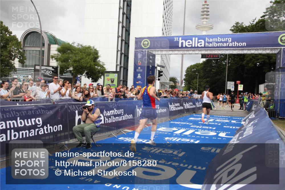 29.06.2025 - hella hamburg halbmarathon Michael Strokosch http://msf.ph/oto/8158280 29.06.2025 10:23:48 Ziel 5301, 6699, 9151, 10780 meine-sportfotos.de