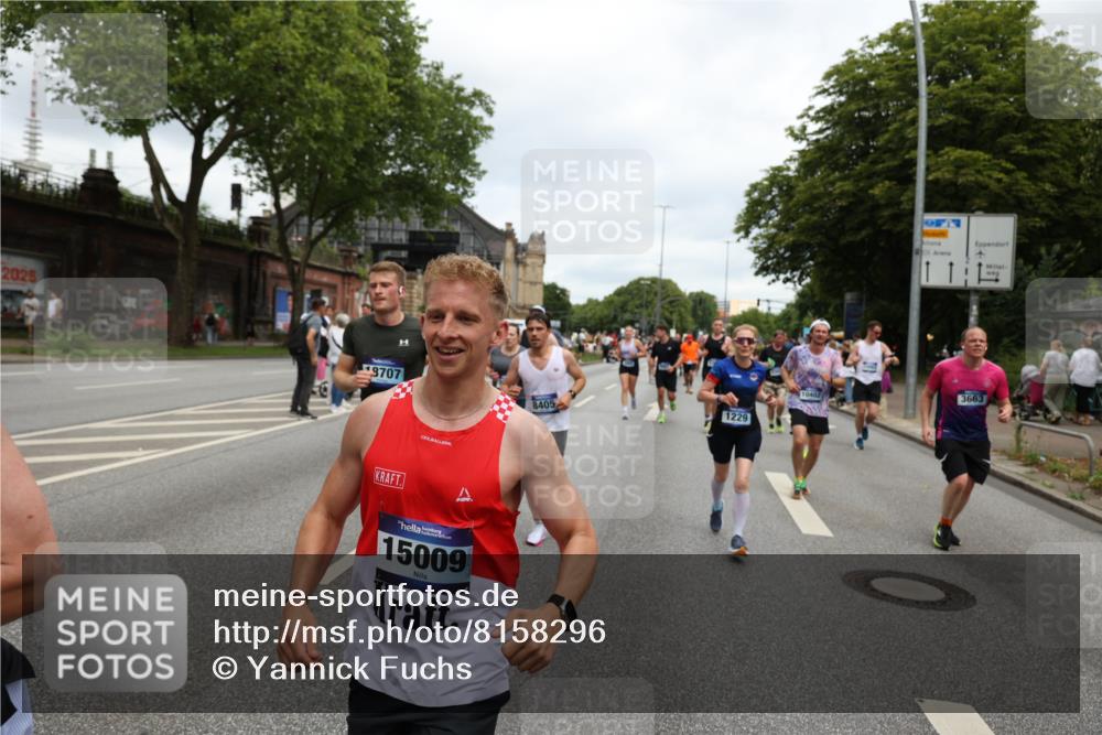 29.06.2025 - hella hamburg halbmarathon Yannick Fuchs http://msf.ph/oto/8158296 29.06.2025 10:58:55 20KM 1062, 1186, 1229, 1842, 2136, 2698, 3572, 3663, 3746, 4945, 5354, 5365, 6907, 6908, 7081, 7271, 7717, 8405, 9986, 10067, 10402, 10824, 10962, 11556, 12177, 12211, 12212, 12475, 12781, 12843, 13210, 13793, 14022, 14465, 15009, 16344, 16367, 16605, 16770, 16911, 17140, 17763, 17895, 18196, 18520, 18575, 18577, 18707, 18768 meine-sportfotos.de