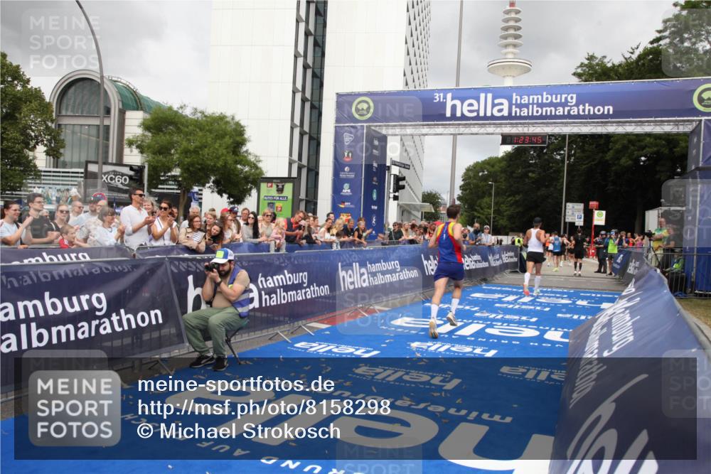 29.06.2025 - hella hamburg halbmarathon Michael Strokosch http://msf.ph/oto/8158298 29.06.2025 10:23:48 Ziel 5301, 6699, 9151, 10780 meine-sportfotos.de