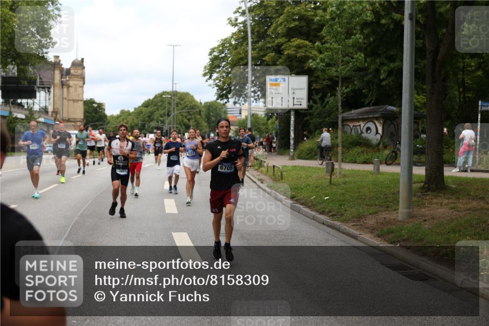 29.06.2025 - hella hamburg halbmarathon Yannick Fuchs http://msf.ph/oto/8158309 29.06.2025 10:38:34 20KM 1220, 1391, 1415, 1558, 1902, 2365, 2402, 2816, 3004, 3021, 3907, 4310, 4425, 4981, 4991, 4999, 5231, 5275, 5476, 5624, 5884, 6490, 6705, 6903, 6991, 7005, 7191, 7322, 8063, 8145, 8218, 8722, 9081, 9159, 9374, 9444, 9633, 10193, 10596, 10669, 10930, 11346, 11469, 12554, 12966, 13421, 13996, 14667, 14798, 14816, 14861, 15185, 15225, 15233, 15280, 15512, 15862, 16062, 16224, 16301, 16316, 16506, 16547, 16549, 16893, 17251, 17376, 17729, 17748, 17912, 18942 meine-sportfotos.de