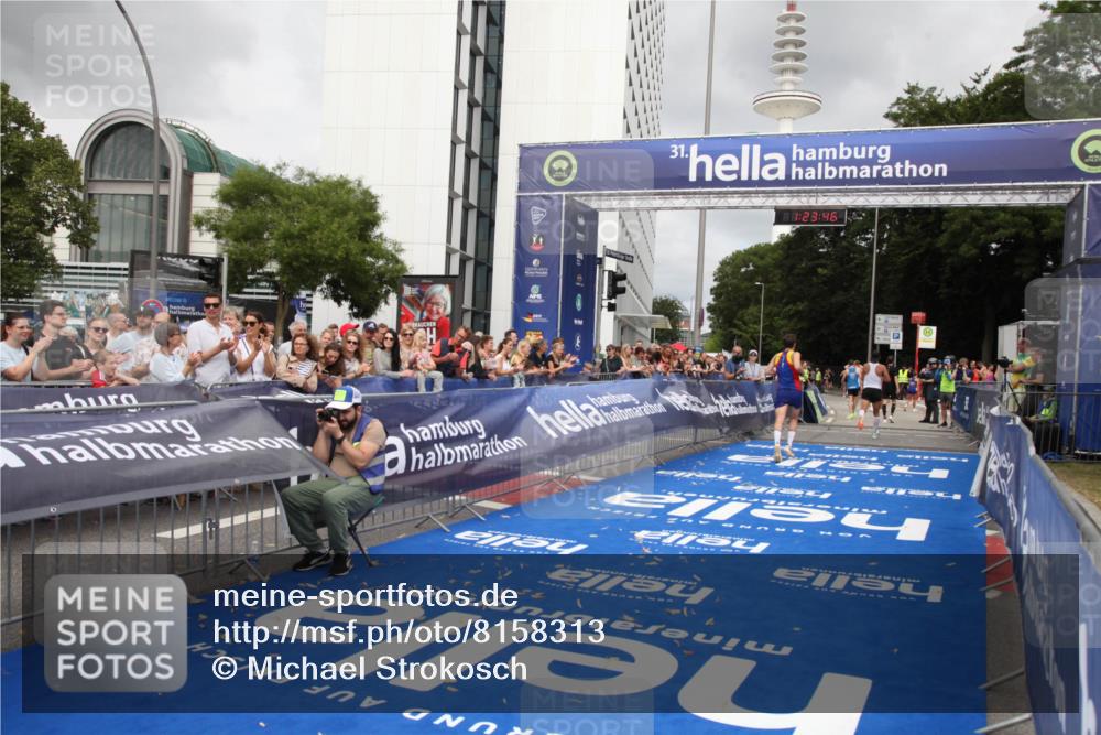 29.06.2025 - hella hamburg halbmarathon Michael Strokosch http://msf.ph/oto/8158313 29.06.2025 10:23:50 Ziel 5301, 6699, 9151, 9447, 10780 meine-sportfotos.de