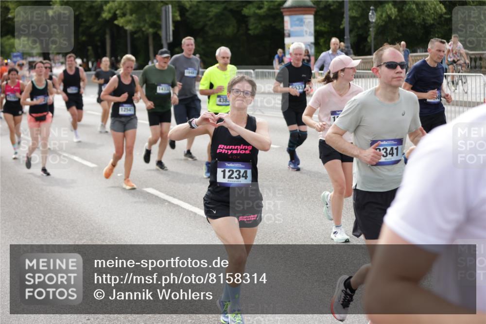 29.06.2025 - hella hamburg halbmarathon Jannik Wohlers http://msf.ph/oto/8158314 29.06.2025 10:18:07 Lombardsbrücke 1234, 1820, 2335, 2703, 3202, 3529, 4123, 4383, 4802, 5909, 5910, 6332, 6533, 7160, 7454, 8341, 8665, 9222, 9276, 9505, 9586, 9658, 9748, 9834, 10172, 10502, 10659, 10687, 10856, 11020, 12541, 12548, 12552, 12703, 12847, 13193, 13341, 13370, 13933, 14023, 14332, 14627, 14760, 14770, 14967, 15138, 15208, 15393, 15436, 15749, 16209, 16451, 16828, 16833, 17048, 17283, 17876, 18697, 18807, 18825 meine-sportfotos.de