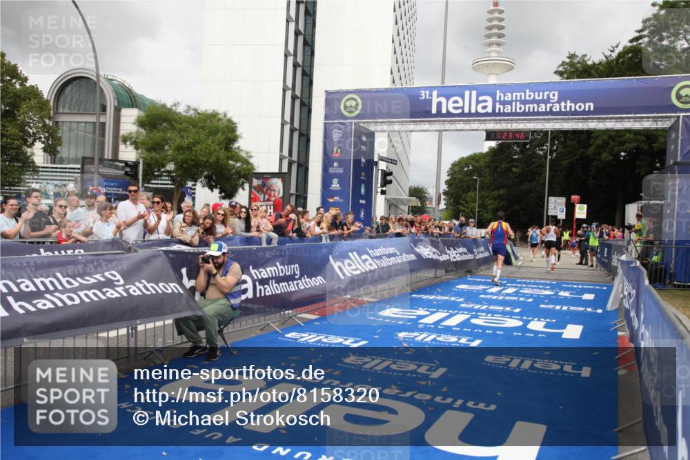 29.06.2025 - hella hamburg halbmarathon Michael Strokosch http://msf.ph/oto/8158320 29.06.2025 10:23:50 Ziel 5301, 6699, 9151, 9447, 10780 meine-sportfotos.de