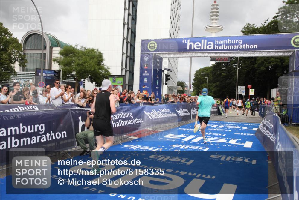 29.06.2025 - hella hamburg halbmarathon Michael Strokosch http://msf.ph/oto/8158335 29.06.2025 10:23:53 Ziel 6699, 7963, 9447, 10780, 12360 meine-sportfotos.de