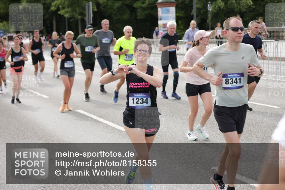 29.06.2025 - hella hamburg halbmarathon Jannik Wohlers http://msf.ph/oto/8158355 29.06.2025 10:18:07 Lombardsbrücke 1234, 1820, 2335, 2703, 3202, 3529, 4123, 4383, 4802, 5909, 5910, 6332, 6533, 7160, 7454, 8341, 8665, 9222, 9276, 9505, 9586, 9658, 9748, 9834, 10172, 10502, 10659, 10687, 10856, 11020, 12541, 12548, 12552, 12703, 12847, 13193, 13341, 13370, 13933, 14023, 14332, 14627, 14760, 14770, 14967, 15138, 15208, 15393, 15436, 15749, 16209, 16451, 16828, 16833, 17048, 17283, 17876, 18697, 18807, 18825 meine-sportfotos.de