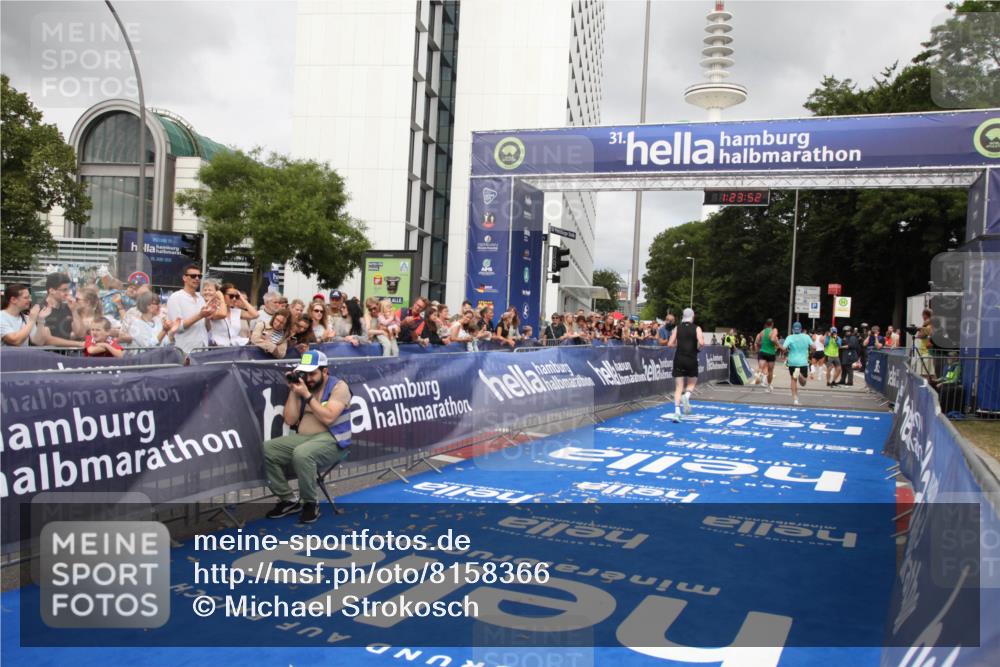 29.06.2025 - hella hamburg halbmarathon Michael Strokosch http://msf.ph/oto/8158366 29.06.2025 10:23:56 Ziel 6699, 7963, 9447, 10780, 11194, 12360 meine-sportfotos.de
