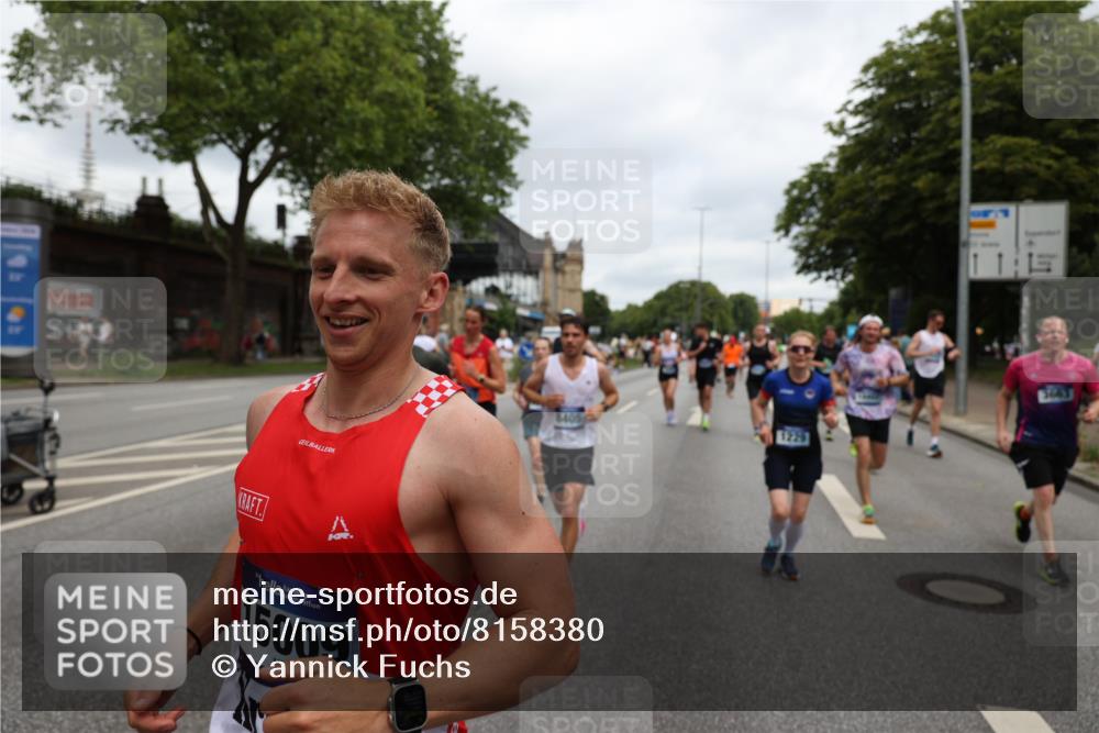 29.06.2025 - hella hamburg halbmarathon Yannick Fuchs http://msf.ph/oto/8158380 29.06.2025 10:58:55 20KM 1062, 1186, 1229, 1842, 2136, 2698, 3572, 3663, 3746, 4945, 5354, 5365, 6907, 6908, 7081, 7271, 7717, 8405, 9986, 10067, 10402, 10824, 10962, 11556, 12177, 12211, 12212, 12475, 12781, 12843, 13210, 13793, 14022, 14465, 15009, 16344, 16367, 16605, 16770, 16911, 17140, 17763, 17895, 18196, 18520, 18575, 18577, 18707, 18768 meine-sportfotos.de