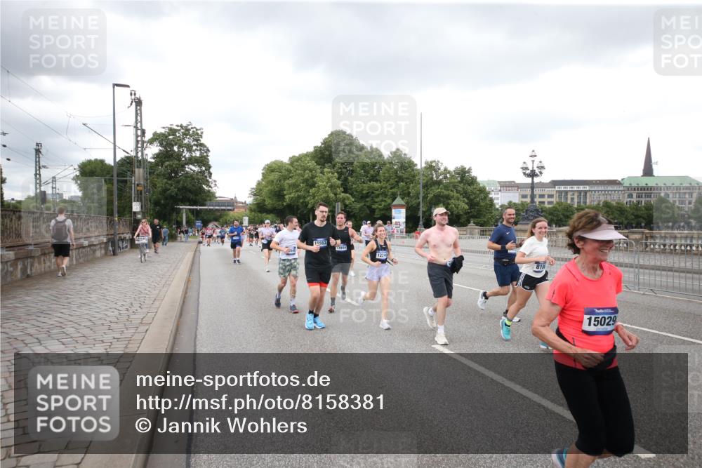 29.06.2025 - hella hamburg halbmarathon Jannik Wohlers http://msf.ph/oto/8158381 29.06.2025 10:54:29 Lombardsbrücke 1198, 2084, 2566, 2632, 3002, 4191, 4192, 5392, 5500, 5727, 5882, 6839, 6982, 8012, 8186, 9521, 9596, 10109, 10331, 10471, 10686, 11226, 11287, 12240, 12268, 12270, 13283, 13944, 13945, 13979, 13980, 14752, 15271, 15553, 16432, 16433, 16443, 16637, 16664, 16665, 18168, 18372, 19111 meine-sportfotos.de