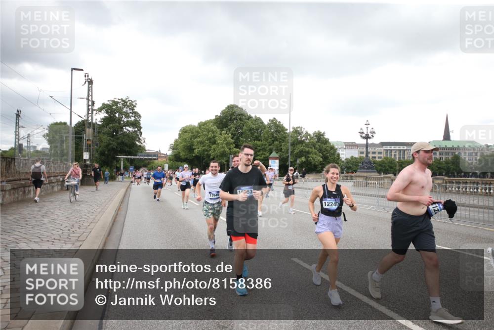 29.06.2025 - hella hamburg halbmarathon Jannik Wohlers http://msf.ph/oto/8158386 29.06.2025 10:54:30 Lombardsbrücke 1198, 2566, 2632, 3002, 4191, 4192, 5392, 5500, 5727, 5882, 6839, 6982, 8012, 8186, 9521, 9596, 10109, 10331, 10686, 11226, 11287, 11788, 11908, 12240, 12268, 12270, 13283, 13944, 13945, 13979, 13980, 14752, 15271, 15553, 16432, 16433, 16443, 16637, 16664, 16665, 18168, 18372, 19111 meine-sportfotos.de