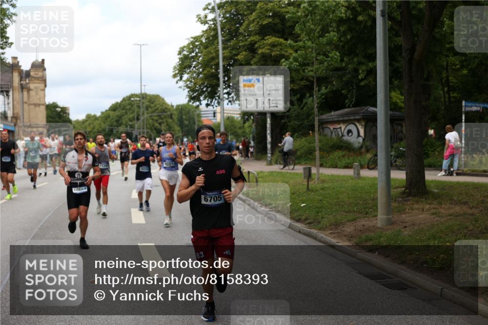 29.06.2025 - hella hamburg halbmarathon Yannick Fuchs http://msf.ph/oto/8158393 29.06.2025 10:38:35 20KM 1220, 1391, 1415, 1558, 1902, 2365, 2402, 2816, 3004, 3021, 3907, 4310, 4425, 4981, 4991, 4999, 5231, 5275, 5476, 5624, 5884, 6490, 6705, 6903, 6991, 7005, 7191, 7322, 8063, 8145, 8722, 9081, 9159, 9374, 9444, 9633, 10193, 10596, 10669, 10930, 11346, 11469, 12159, 12554, 12711, 12966, 13123, 13421, 13996, 14667, 14798, 14816, 14861, 15185, 15225, 15233, 15280, 15512, 15862, 16062, 16224, 16301, 16316, 16506, 16547, 16549, 16893, 17251, 17376, 17729, 17748, 17912 meine-sportfotos.de