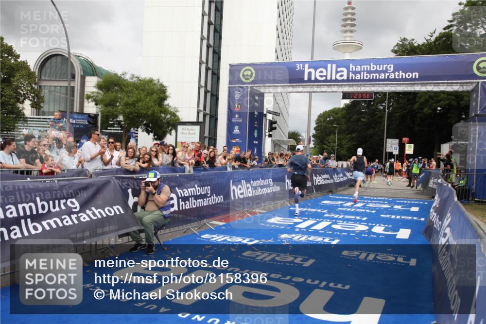 29.06.2025 - hella hamburg halbmarathon Michael Strokosch http://msf.ph/oto/8158396 29.06.2025 10:24:00 Ziel 7963, 11194, 12360, 13440 meine-sportfotos.de