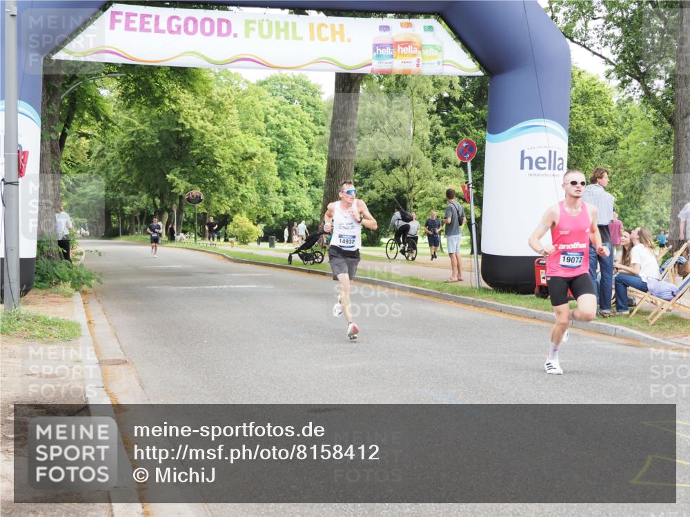 29.06.2025 - hella hamburg halbmarathon MichiJ http://msf.ph/oto/8158412 29.06.2025 10:08:58 Zwischen KM18-KM19 14932, 19072 meine-sportfotos.de