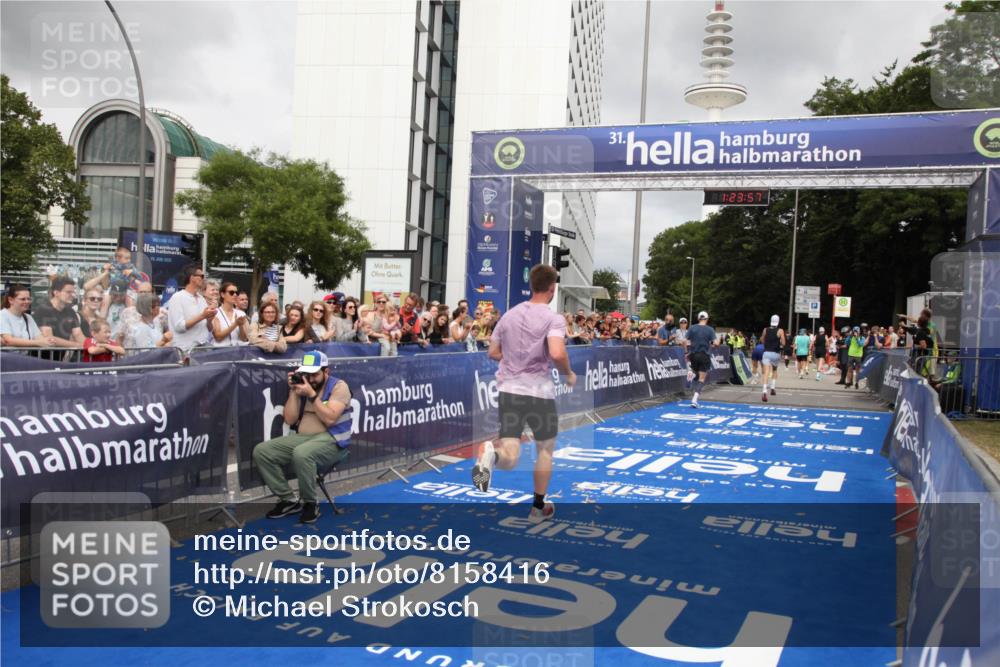29.06.2025 - hella hamburg halbmarathon Michael Strokosch http://msf.ph/oto/8158416 29.06.2025 10:24:01 Ziel 7963, 11194, 12360, 13440, 14753 meine-sportfotos.de