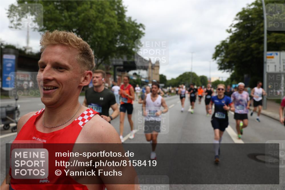 29.06.2025 - hella hamburg halbmarathon Yannick Fuchs http://msf.ph/oto/8158419 29.06.2025 10:58:55 20KM 1062, 1186, 1229, 1842, 2136, 2698, 3572, 3663, 3746, 4945, 5354, 5365, 6907, 6908, 7081, 7271, 7717, 8405, 9986, 10067, 10402, 10824, 10962, 11556, 12177, 12211, 12212, 12475, 12781, 12843, 13210, 13793, 14022, 14465, 15009, 16344, 16367, 16605, 16770, 16911, 17140, 17763, 17895, 18196, 18520, 18575, 18577, 18707, 18768 meine-sportfotos.de