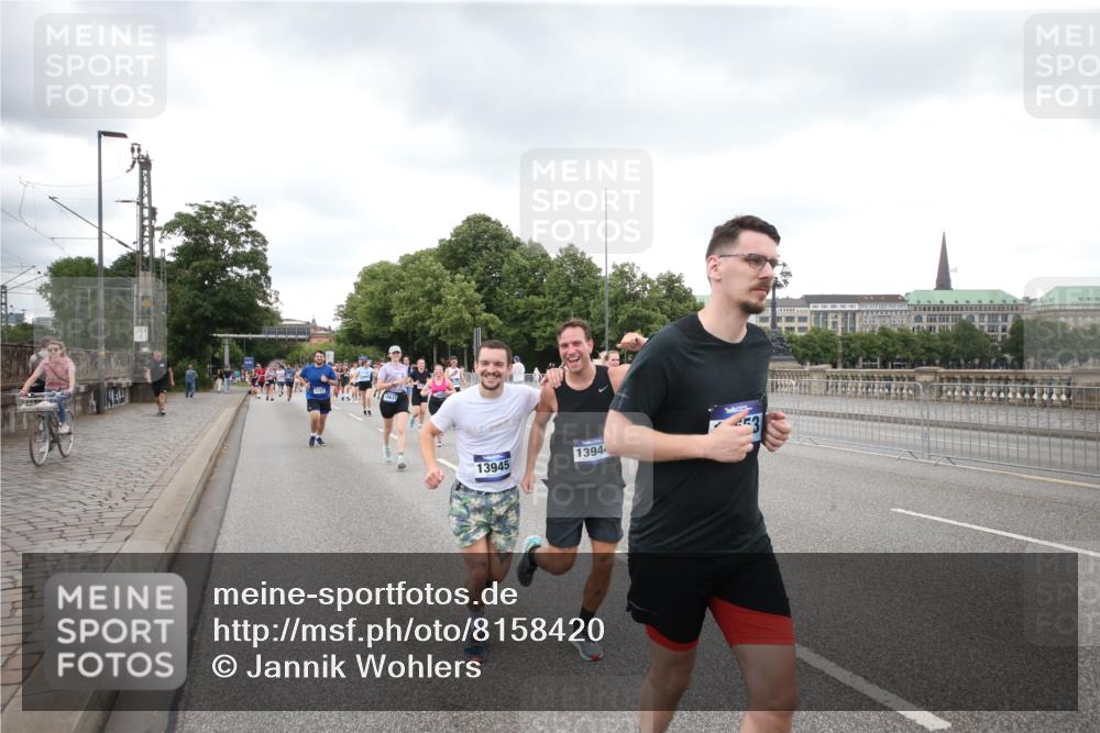 29.06.2025 - hella hamburg halbmarathon Jannik Wohlers http://msf.ph/oto/8158420 29.06.2025 10:54:30 Lombardsbrücke 1198, 2566, 2632, 3002, 4191, 4192, 5392, 5500, 5727, 5882, 6839, 6982, 8012, 8186, 9521, 9596, 10109, 10331, 10686, 11226, 11287, 11788, 11908, 12240, 12268, 12270, 13283, 13944, 13945, 13979, 13980, 14752, 15271, 15553, 16432, 16433, 16443, 16637, 16664, 16665, 18168, 18372, 19111 meine-sportfotos.de