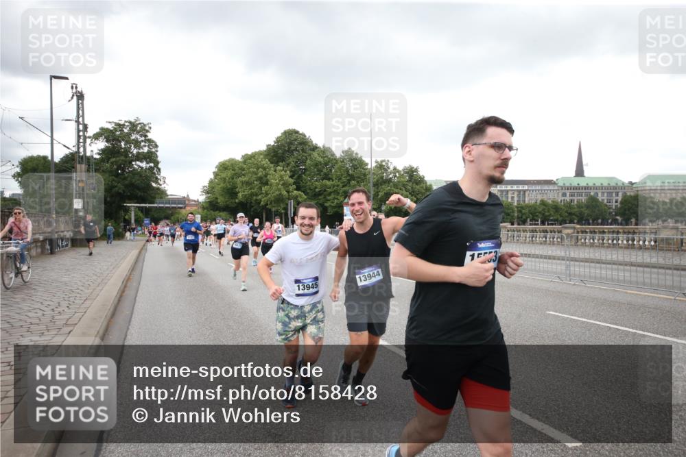 29.06.2025 - hella hamburg halbmarathon Jannik Wohlers http://msf.ph/oto/8158428 29.06.2025 10:54:31 Lombardsbrücke 1198, 2566, 2632, 3002, 4191, 4192, 5392, 5500, 5727, 5882, 6839, 6982, 7238, 8012, 8186, 9521, 9596, 10109, 10331, 10686, 11226, 11287, 11788, 11908, 12240, 12268, 12270, 13283, 13548, 13944, 13945, 13979, 13980, 14752, 15271, 15553, 16432, 16433, 16443, 16637, 16664, 16665, 18168, 18372 meine-sportfotos.de