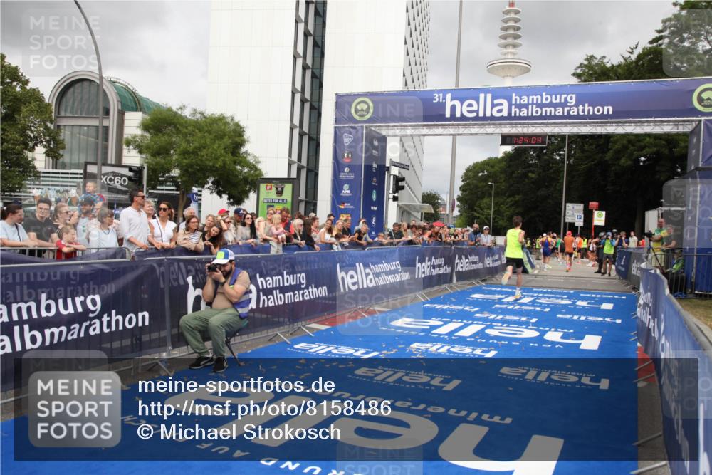 29.06.2025 - hella hamburg halbmarathon Michael Strokosch http://msf.ph/oto/8158486 29.06.2025 10:24:08 Ziel 9269, 10234, 14753, 17614, 19041 meine-sportfotos.de