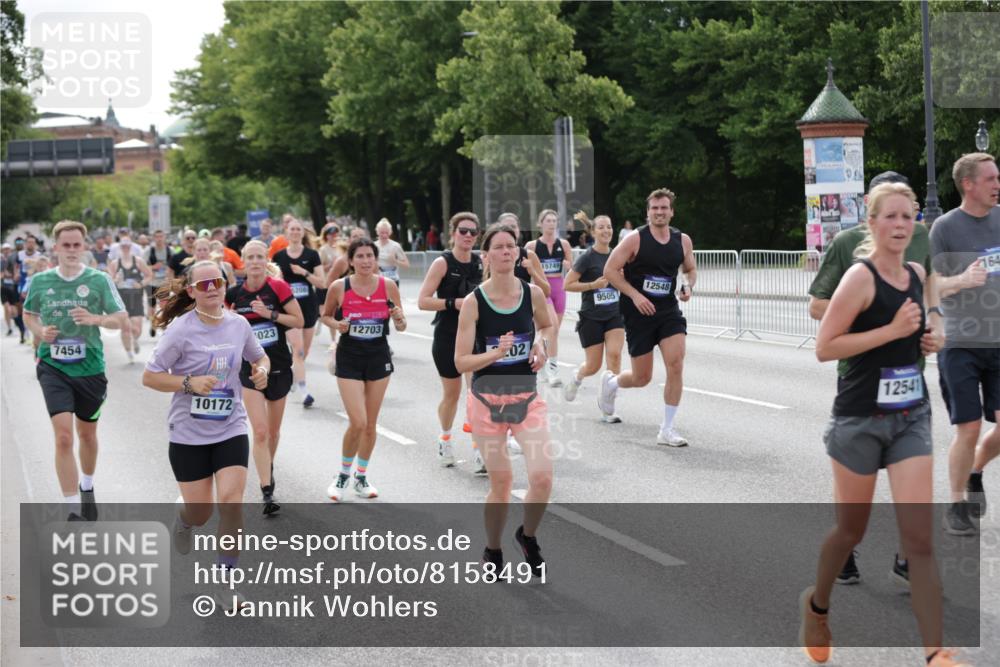 29.06.2025 - hella hamburg halbmarathon Jannik Wohlers http://msf.ph/oto/8158491 29.06.2025 10:18:09 Lombardsbrücke 1234, 1820, 2703, 3202, 3529, 4123, 4383, 4802, 5049, 5909, 5910, 6332, 6533, 7160, 7214, 7454, 8341, 8665, 9222, 9276, 9505, 9586, 9658, 9748, 10172, 10502, 10659, 10687, 10856, 11020, 12541, 12548, 12552, 12703, 12847, 13193, 13341, 13370, 13933, 14023, 14247, 14332, 14627, 14760, 14770, 14967, 15138, 15208, 15393, 15436, 15749, 16209, 16451, 16828, 16833, 17048, 17283, 18246, 18697, 18807, 18825 meine-sportfotos.de