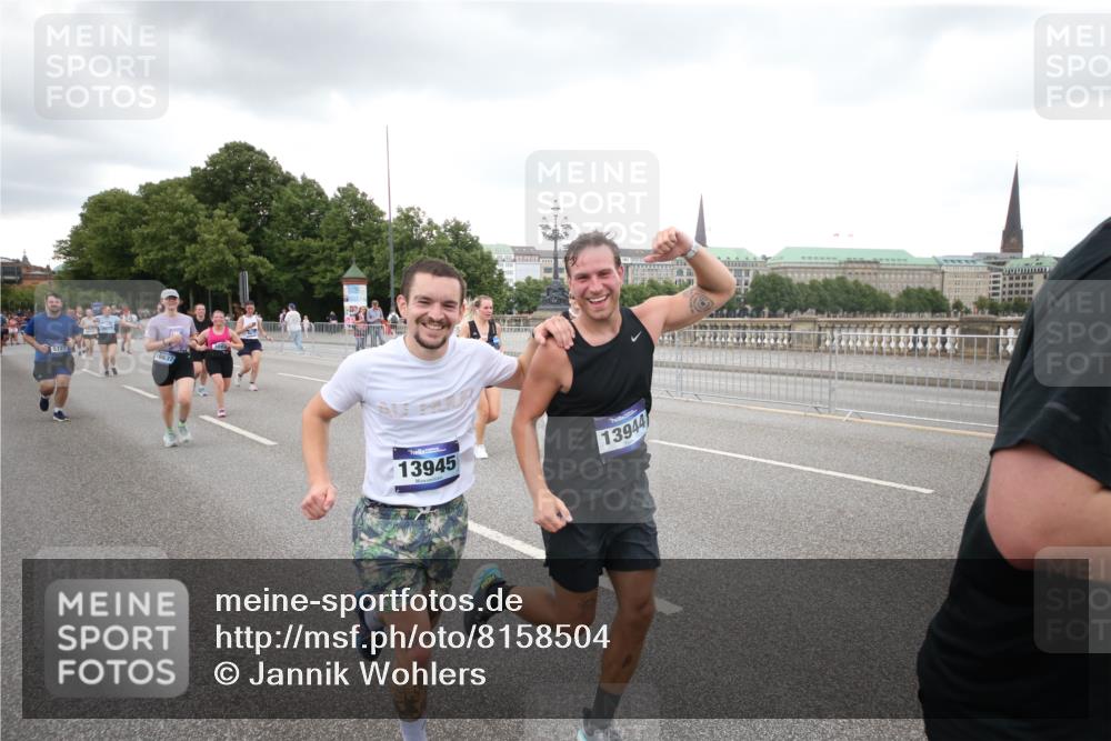 29.06.2025 - hella hamburg halbmarathon Jannik Wohlers http://msf.ph/oto/8158504 29.06.2025 10:54:31 Lombardsbrücke 1198, 2566, 2632, 3002, 4191, 4192, 5392, 5500, 5727, 5882, 6839, 6982, 7238, 8012, 8186, 9521, 9596, 10109, 10331, 10686, 11226, 11287, 11788, 11908, 12240, 12268, 12270, 13283, 13548, 13944, 13945, 13979, 13980, 14752, 15271, 15553, 16432, 16433, 16443, 16637, 16664, 16665, 18168, 18372 meine-sportfotos.de