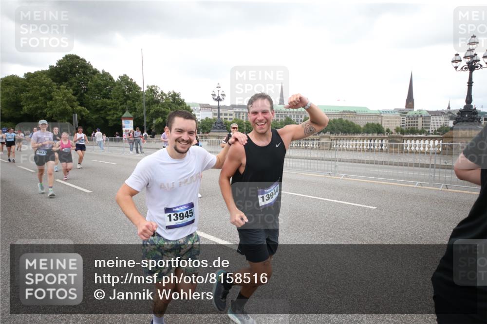 29.06.2025 - hella hamburg halbmarathon Jannik Wohlers http://msf.ph/oto/8158516 29.06.2025 10:54:31 Lombardsbrücke 1198, 2566, 2632, 3002, 4191, 4192, 5392, 5500, 5727, 5882, 6839, 6982, 7238, 8012, 8186, 9521, 9596, 10109, 10331, 10686, 11226, 11287, 11788, 11908, 12240, 12268, 12270, 13283, 13548, 13944, 13945, 13979, 13980, 14752, 15271, 15553, 16432, 16433, 16443, 16637, 16664, 16665, 18168, 18372 meine-sportfotos.de