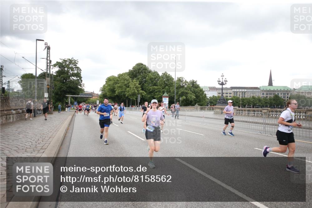 29.06.2025 - hella hamburg halbmarathon Jannik Wohlers http://msf.ph/oto/8158562 29.06.2025 10:54:33 Lombardsbrücke 2566, 2632, 3002, 3274, 4191, 4192, 5392, 5500, 5727, 5882, 6839, 7238, 8012, 8186, 9596, 10109, 10686, 11226, 11788, 11908, 12147, 12148, 12240, 13283, 13548, 13944, 13945, 13979, 13980, 14752, 15271, 15553, 16057, 16432, 16433, 16443, 16637, 16664, 16665, 17090, 18168, 18372 meine-sportfotos.de
