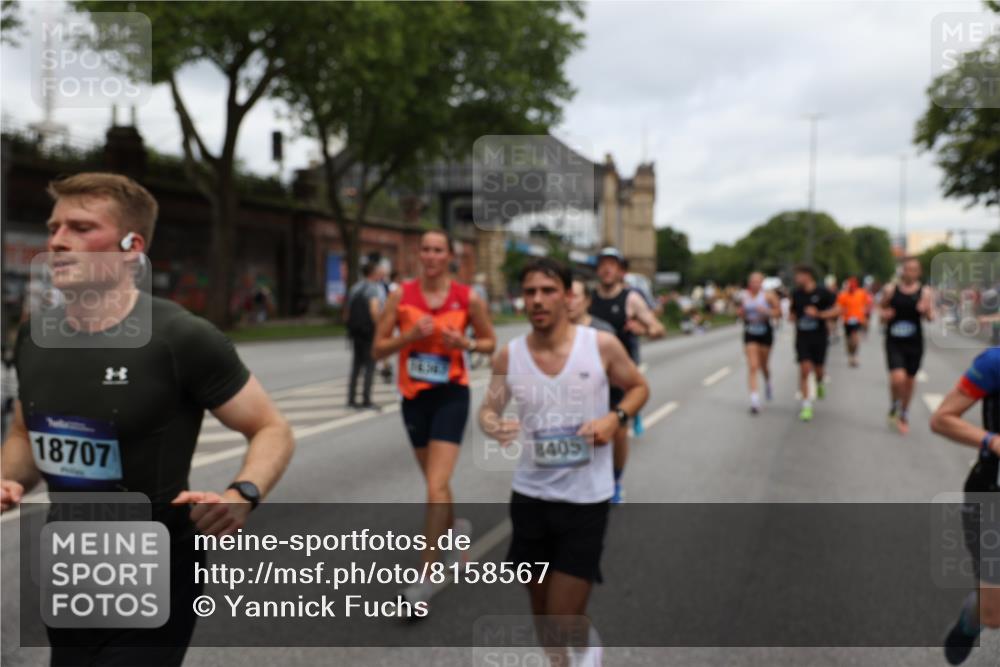 29.06.2025 - hella hamburg halbmarathon Yannick Fuchs http://msf.ph/oto/8158567 29.06.2025 10:58:56 20KM 1062, 1186, 1229, 1842, 1863, 2136, 2698, 3572, 3663, 3746, 4945, 5354, 5365, 6907, 6908, 7081, 7271, 7717, 8405, 9986, 10067, 10402, 10824, 10962, 11556, 12177, 12211, 12212, 12473, 12475, 12781, 12843, 13210, 13793, 14022, 14465, 15009, 16344, 16367, 16605, 16770, 16911, 17140, 17763, 17895, 18196, 18520, 18575, 18577, 18707, 18768 meine-sportfotos.de