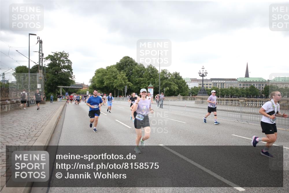 29.06.2025 - hella hamburg halbmarathon Jannik Wohlers http://msf.ph/oto/8158575 29.06.2025 10:54:33 Lombardsbrücke 2566, 2632, 3002, 3274, 4191, 4192, 5392, 5500, 5727, 5882, 6839, 7238, 8012, 8186, 9596, 10109, 10686, 11226, 11788, 11908, 12147, 12148, 12240, 13283, 13548, 13944, 13945, 13979, 13980, 14752, 15271, 15553, 16057, 16432, 16433, 16443, 16637, 16664, 16665, 17090, 18168, 18372 meine-sportfotos.de