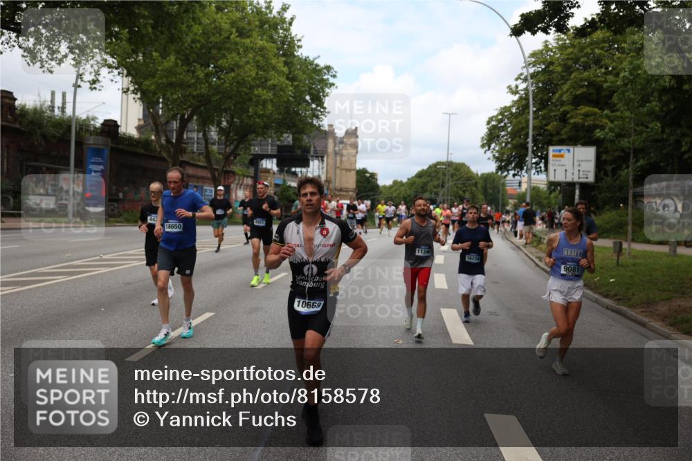 29.06.2025 - hella hamburg halbmarathon Yannick Fuchs http://msf.ph/oto/8158578 29.06.2025 10:38:37 20KM 1057, 1220, 1391, 1415, 1558, 1782, 1902, 1941, 2365, 2402, 2816, 3004, 3021, 3305, 3907, 4310, 4425, 4981, 4991, 4999, 5231, 5275, 5476, 5624, 5884, 6490, 6705, 6903, 6991, 7005, 7191, 7322, 8063, 8722, 9081, 9159, 9374, 9444, 9633, 10193, 10596, 10669, 10930, 11346, 11469, 12159, 12554, 12711, 12966, 13123, 13421, 13996, 14667, 14798, 14816, 15185, 15225, 15233, 15280, 15512, 15862, 16062, 16224, 16316, 16506, 16547, 16893, 17251, 17729, 17748, 18806 meine-sportfotos.de