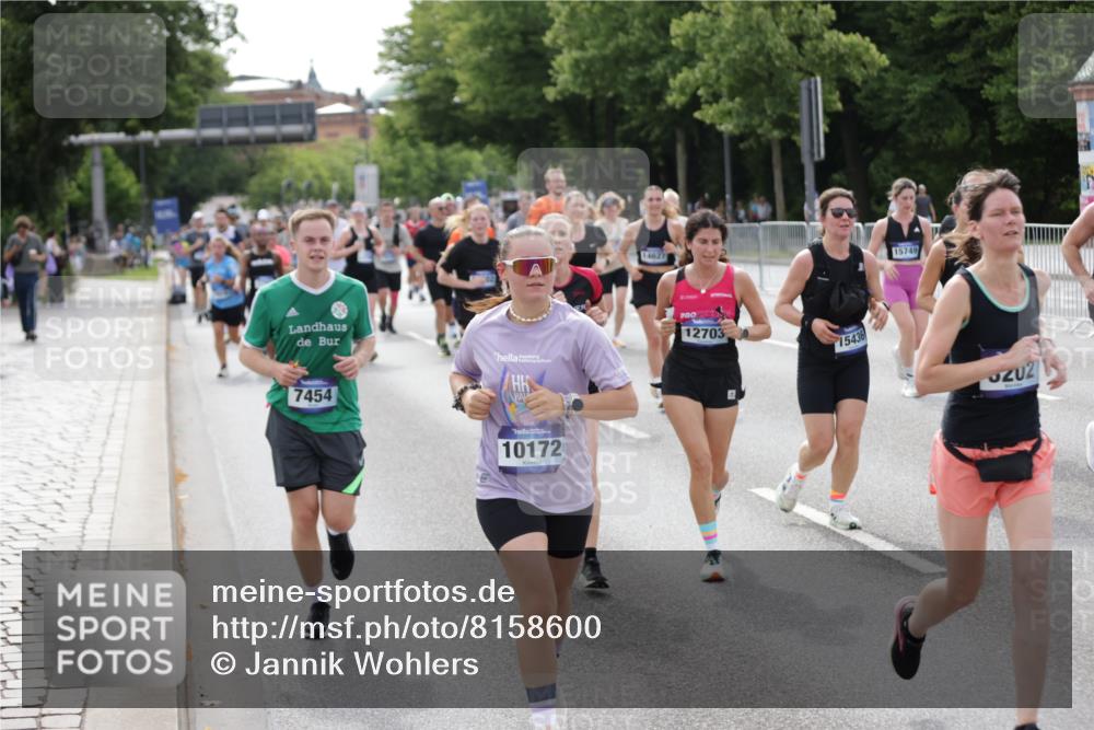 29.06.2025 - hella hamburg halbmarathon Jannik Wohlers http://msf.ph/oto/8158600 29.06.2025 10:18:10 Lombardsbrücke 1234, 1820, 2703, 3202, 3529, 4123, 4383, 4802, 5049, 5909, 5910, 6332, 6533, 7160, 7214, 7454, 8341, 8665, 9222, 9276, 9505, 9586, 9658, 9748, 10172, 10502, 10659, 10687, 10856, 11020, 12541, 12548, 12552, 12703, 12847, 13193, 13341, 13370, 13933, 14023, 14247, 14332, 14627, 14760, 14770, 14967, 15138, 15208, 15393, 15436, 15749, 16209, 16451, 16828, 16833, 17048, 17283, 17567, 18246, 18336, 18456, 18697, 18807, 18825 meine-sportfotos.de