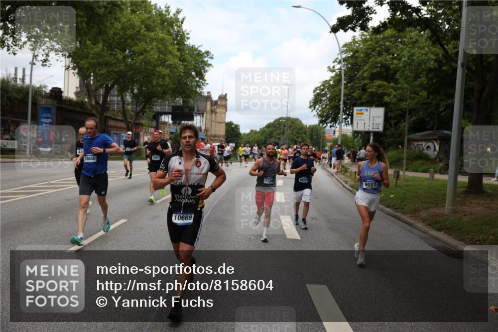 29.06.2025 - hella hamburg halbmarathon Yannick Fuchs http://msf.ph/oto/8158604 29.06.2025 10:38:37 20KM 1057, 1220, 1391, 1415, 1558, 1782, 1902, 1941, 2365, 2402, 2816, 3004, 3021, 3305, 3907, 4310, 4425, 4981, 4991, 4999, 5231, 5275, 5476, 5624, 5884, 6490, 6705, 6903, 6991, 7005, 7191, 7322, 8063, 8722, 9081, 9159, 9374, 9444, 9633, 10193, 10596, 10669, 10930, 11346, 11469, 12159, 12554, 12711, 12966, 13123, 13421, 13996, 14667, 14798, 14816, 15185, 15225, 15233, 15280, 15512, 15862, 16062, 16224, 16316, 16506, 16547, 16893, 17251, 17729, 17748, 18806 meine-sportfotos.de